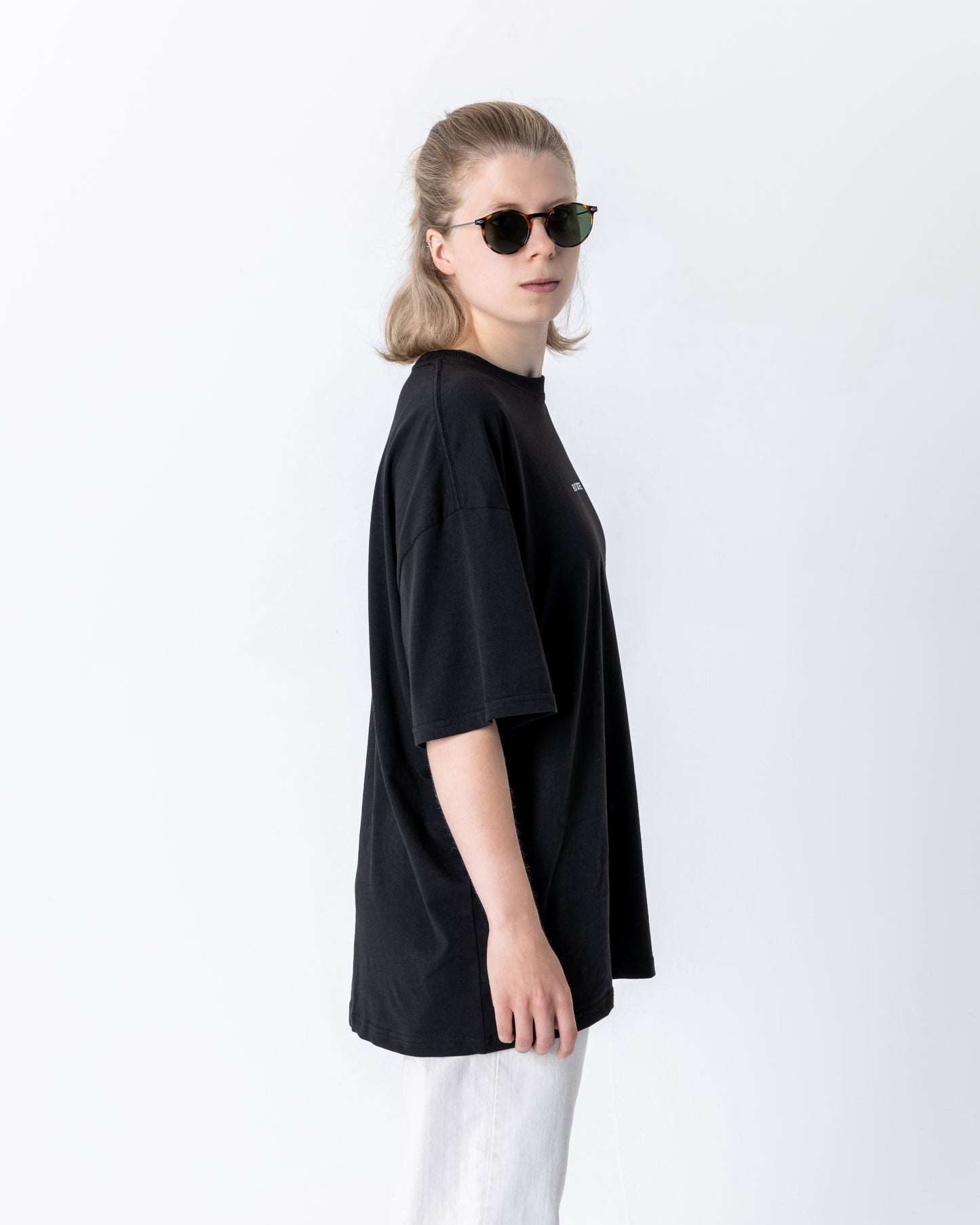 *Limited edition - BluntKnees Oversized Crew Neck T-Shirt (Half Sleeve)