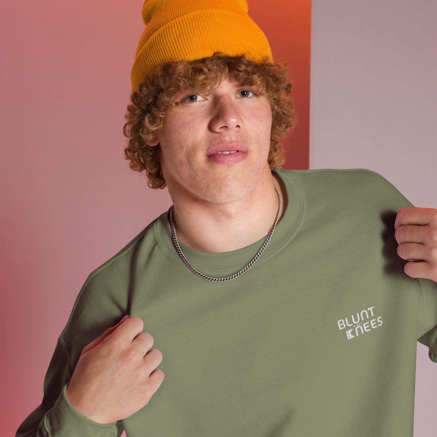BK Sweatshirt with *Embroidered Logo [white]