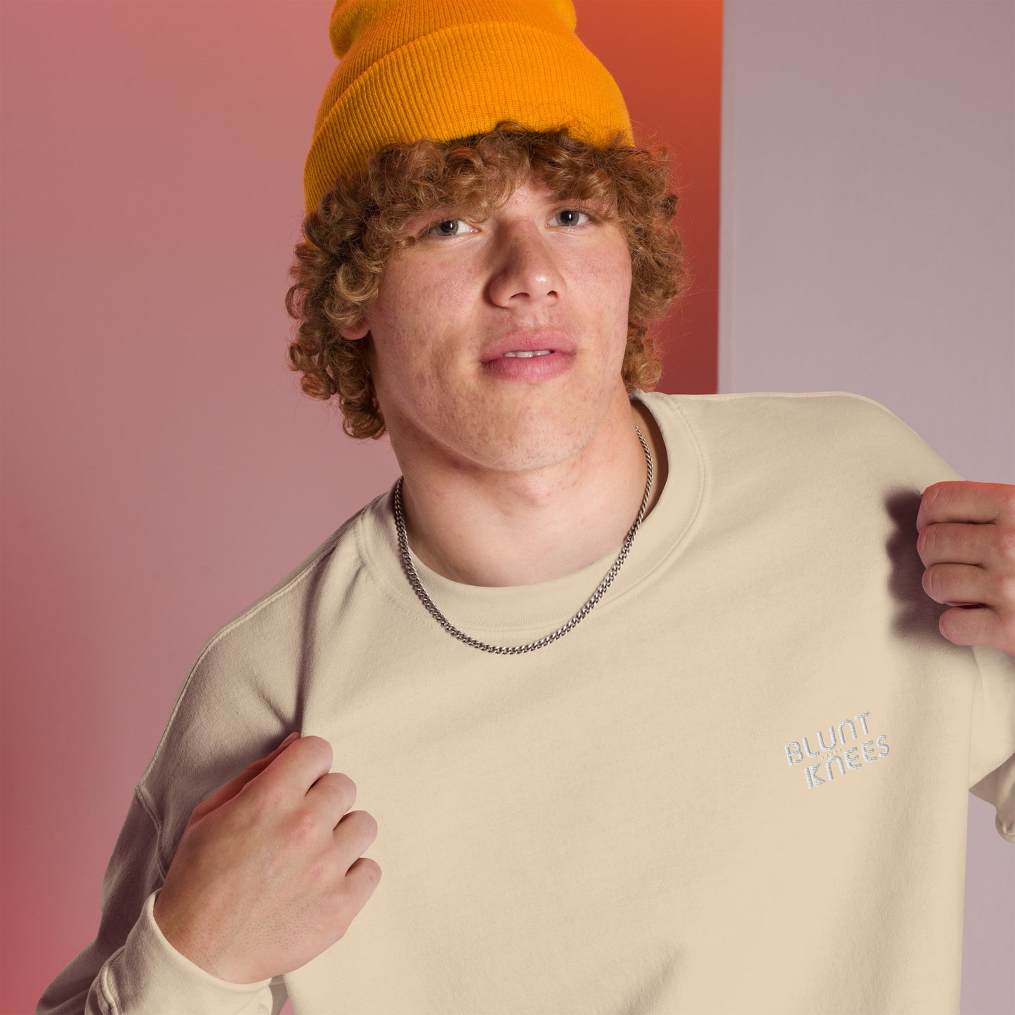 BK Sweatshirt with *Embroidered Logo [white]